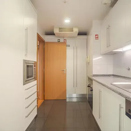 Caravela - Torre Sao Rafael * Lisboa