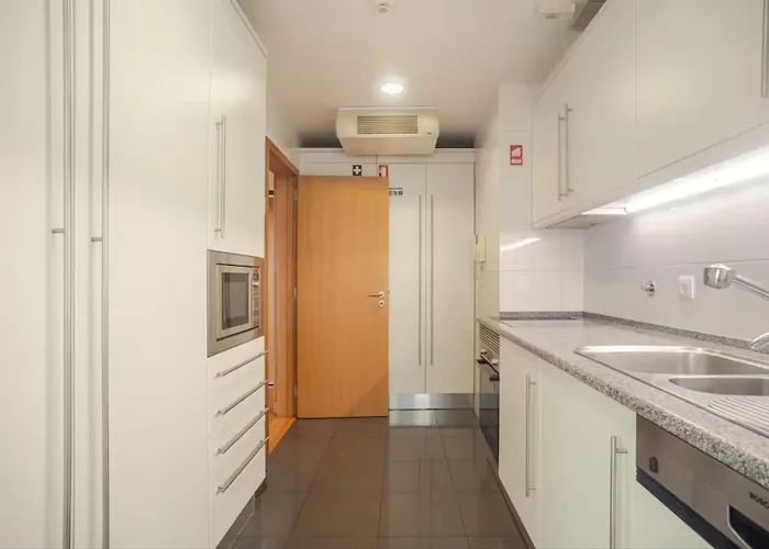 Caravela - Torre Sao Rafael * Lisboa